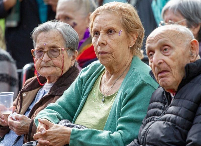 El congelamiento del bono y el ajuste limitado a las jubilaciones generan incertidumbre sobre la calidad de vida de los jubilados frente a la inflación.