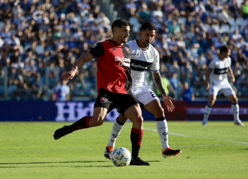 Con un golazo de Castillo, el Lobo se impuso por 1-0 sobre La Lepra, que se quedó sin Lunari, en el Bosque por la fecha 22 de la Liga Profesional.