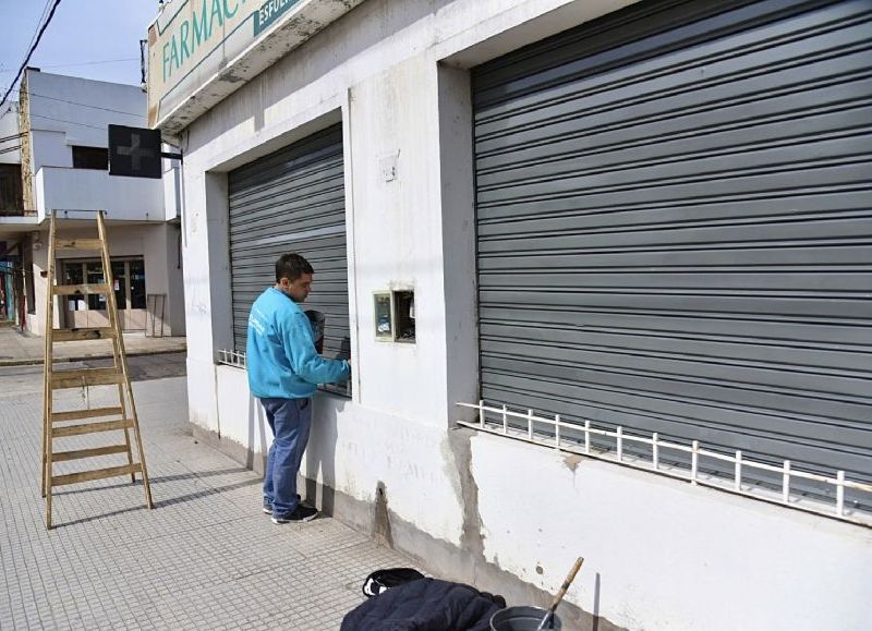 La Plata: La Municipalidad avanza en la intervención de paredes vandalizadas y recupera el espacio público local