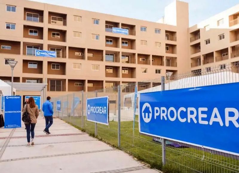 Tras el cierre del FONCAP, el Gobierno de Milei considera eliminar el Procrear, amenazando el sueño de la casa propia para miles de familias argentinas y poniendo en duda la continuidad de 17,000 viviendas en construcción.